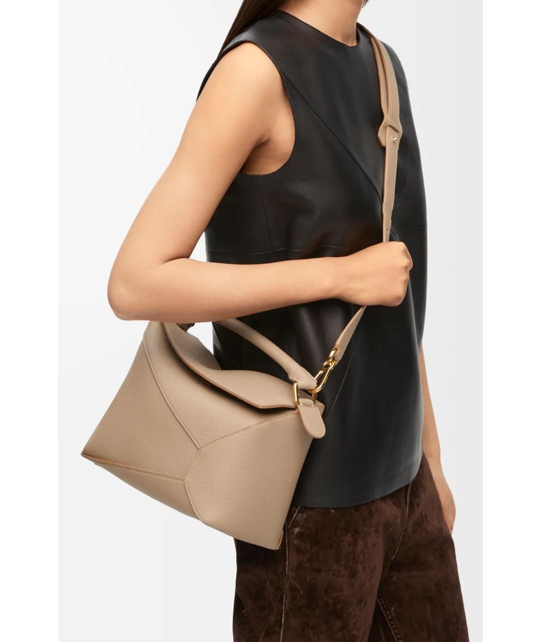 LOEWE Бежевая кожаная сумка с короткими ручками, фото 3