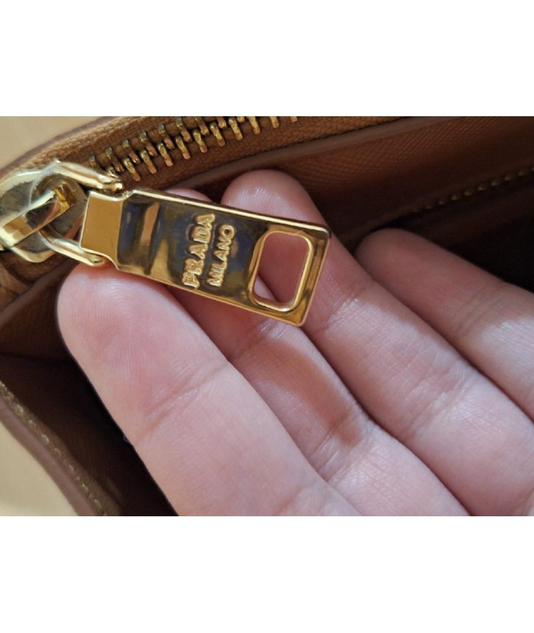 PRADA Золотая кожаная сумка тоут, фото 6