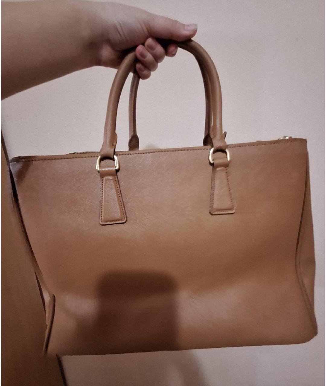 PRADA Золотая кожаная сумка тоут, фото 2