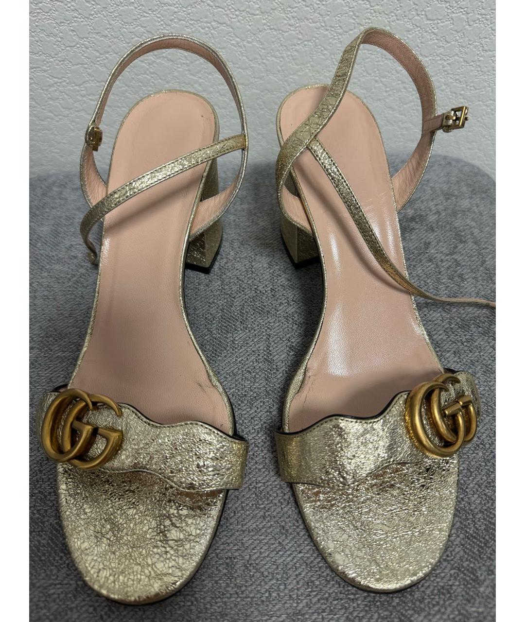 GUCCI Золотые кожаные босоножки, фото 2