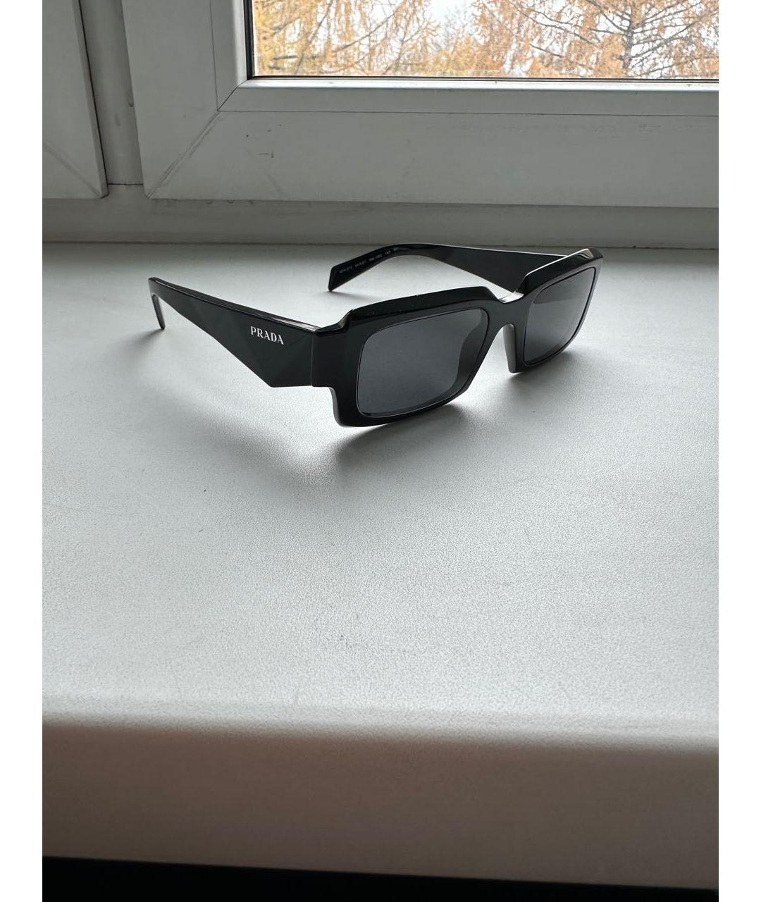 PRADA Черные пластиковые солнцезащитные очки, фото 2