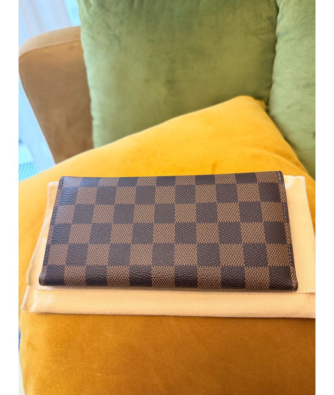 LOUIS VUITTON Коричневый кожаный кошелек, фото 2