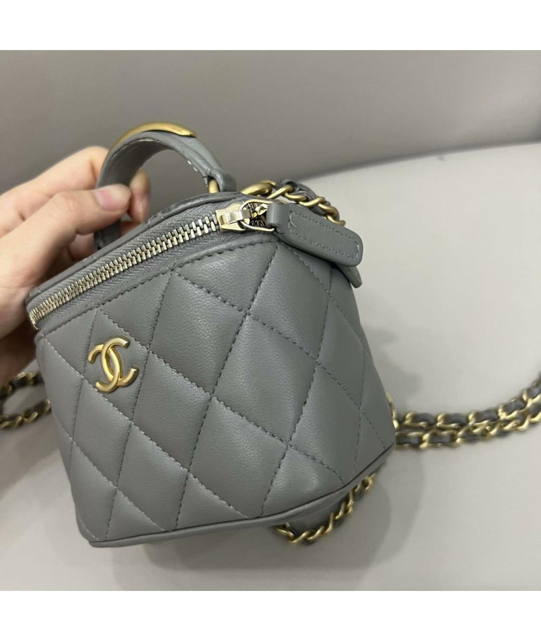 CHANEL Серая кожаная сумка с короткими ручками, фото 5