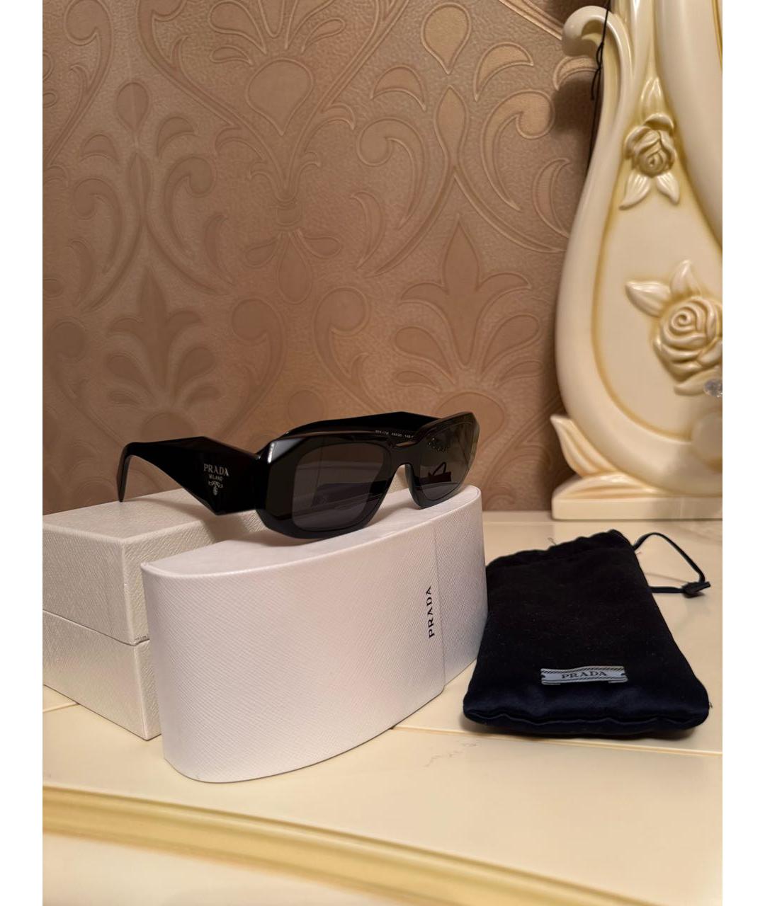 PRADA Черные пластиковые солнцезащитные очки, фото 4