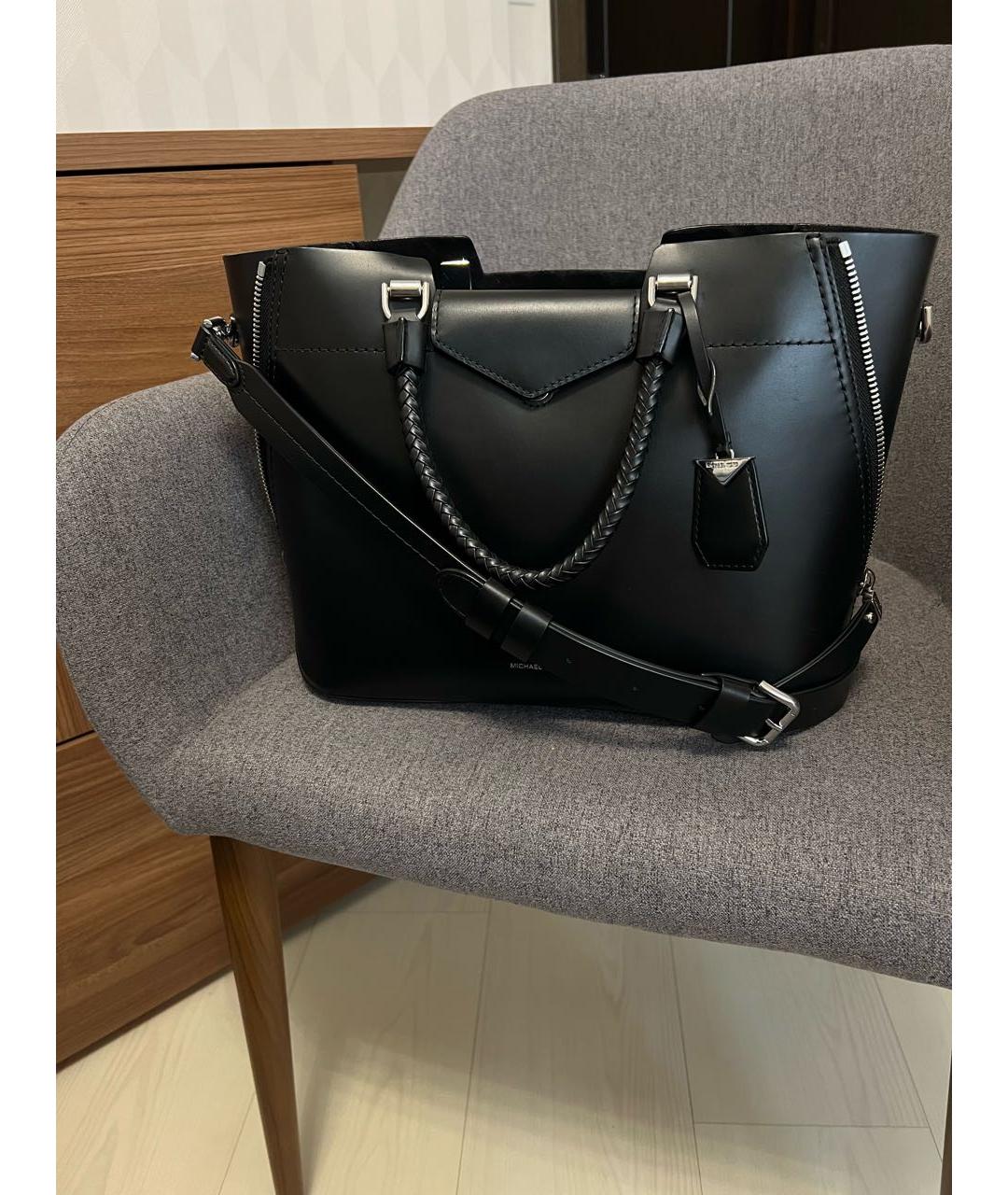 MICHAEL MICHAEL KORS Черная кожаная сумка тоут, фото 2