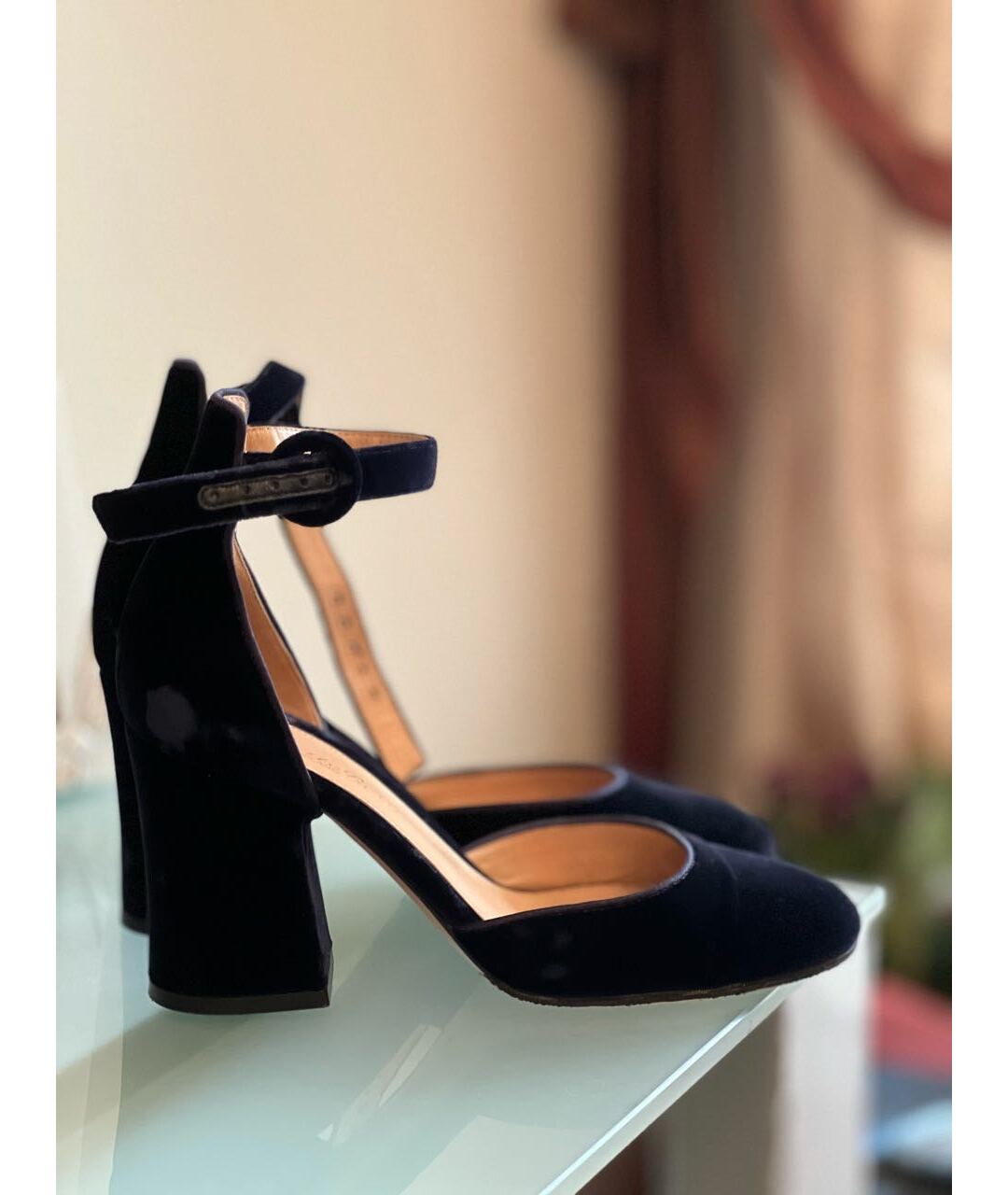 GIANVITO ROSSI Темно-синие бархатные туфли, фото 6