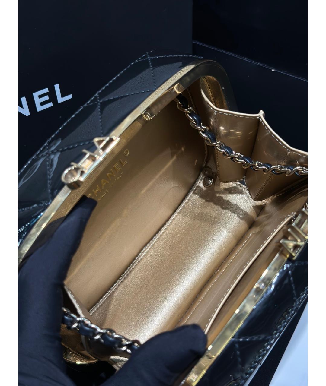 CHANEL Черная сумка через плечо из лакированной кожи, фото 9