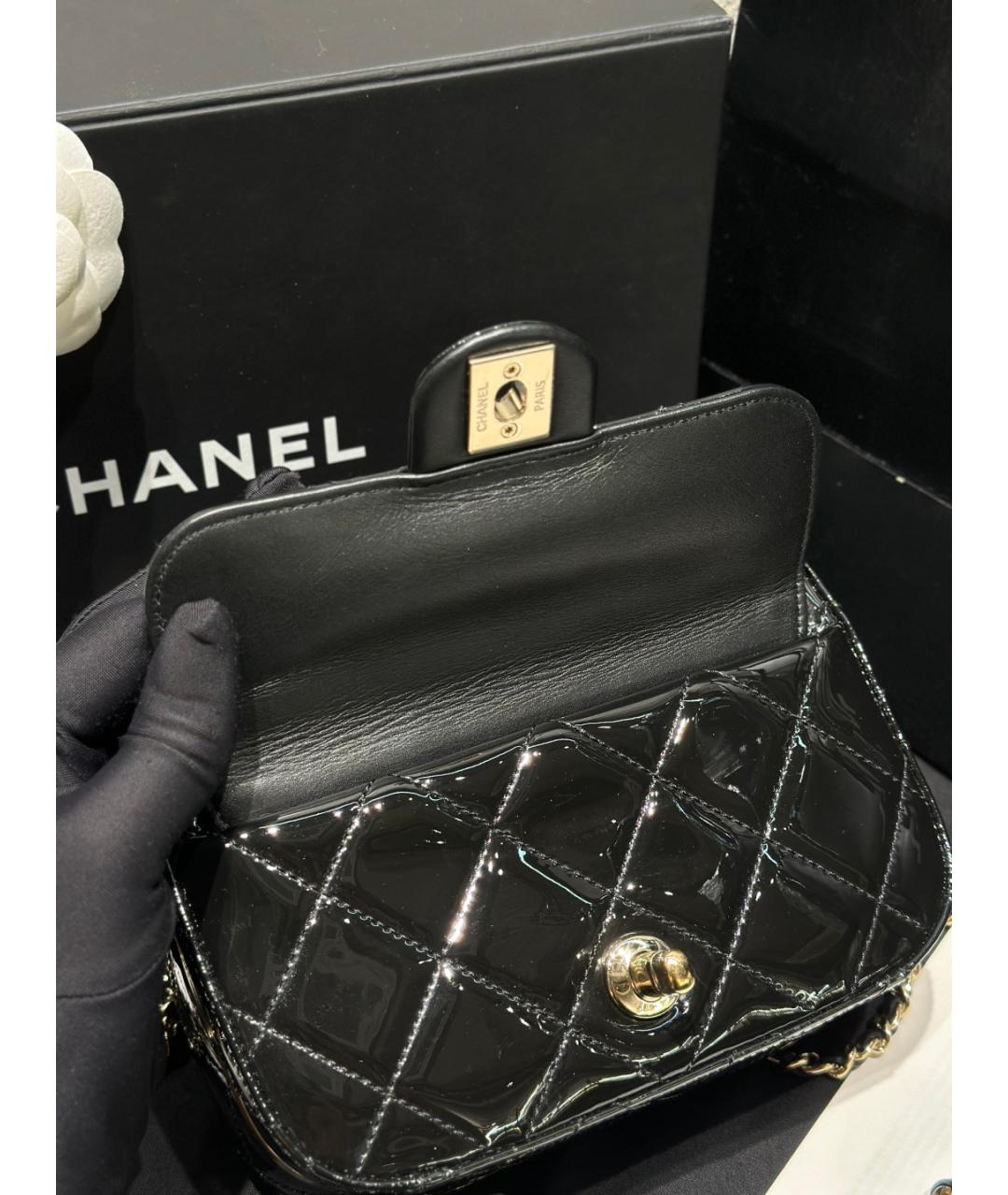 CHANEL Черная сумка через плечо из лакированной кожи, фото 7