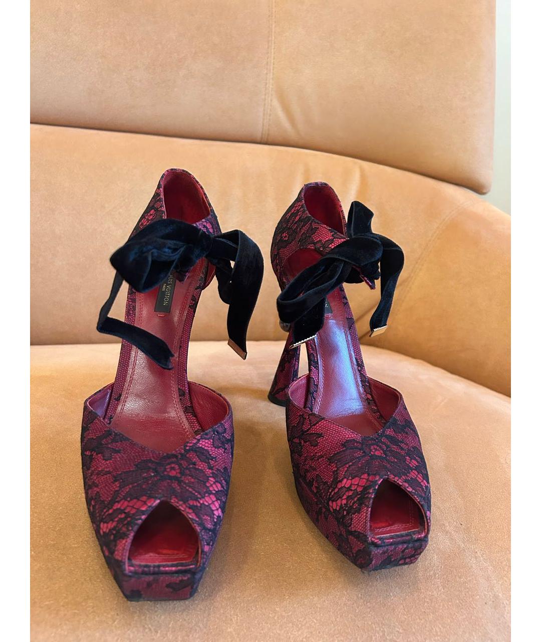LOUIS VUITTON Бордовые босоножки, фото 2