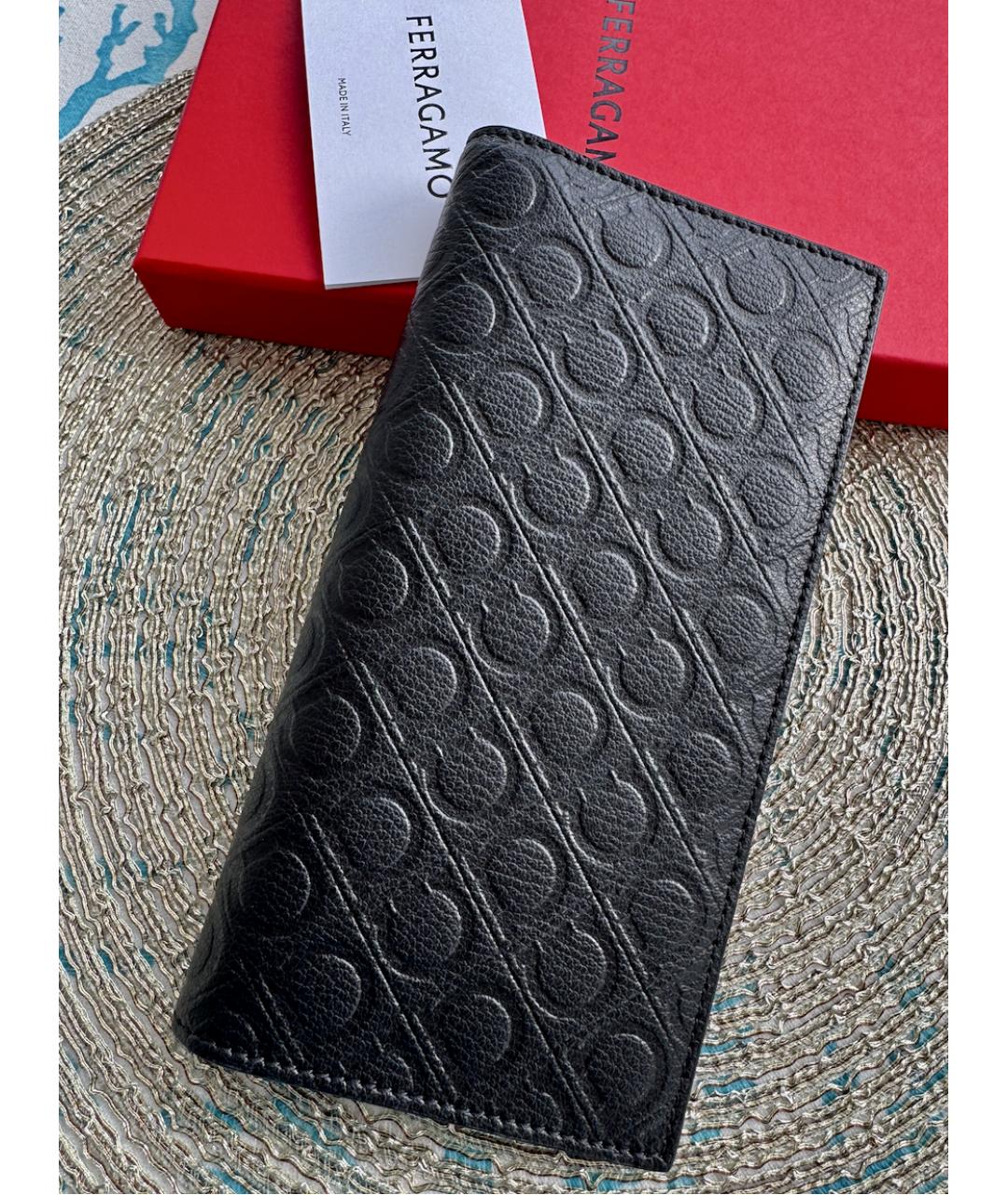 FERRAGAMO Черный кожаный кошелек, фото 6