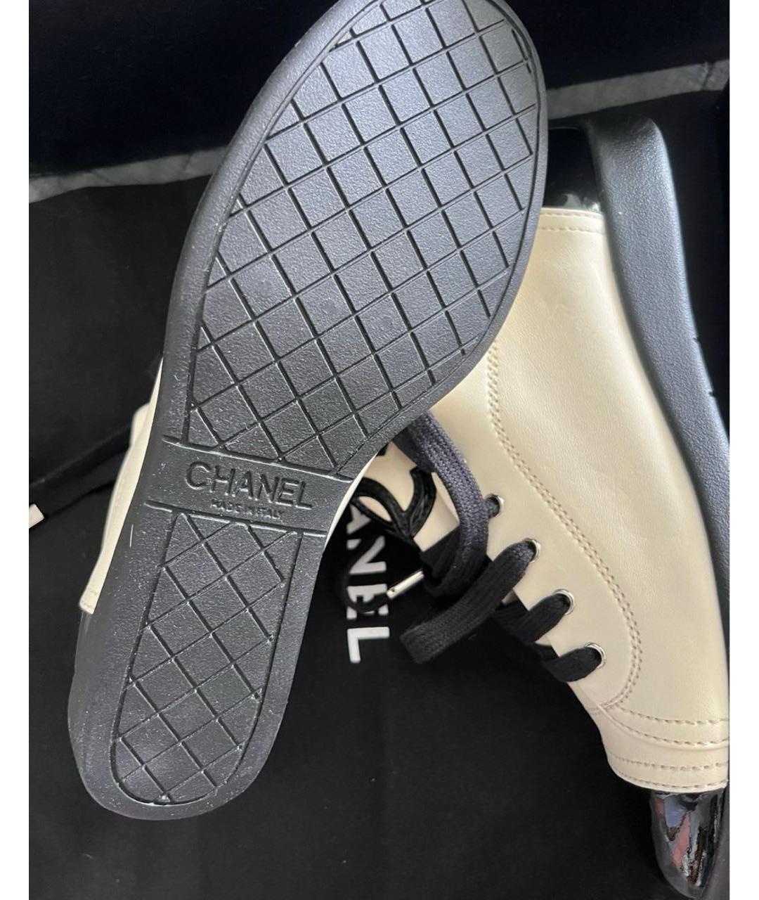 CHANEL Белые кожаные кроссовки, фото 2