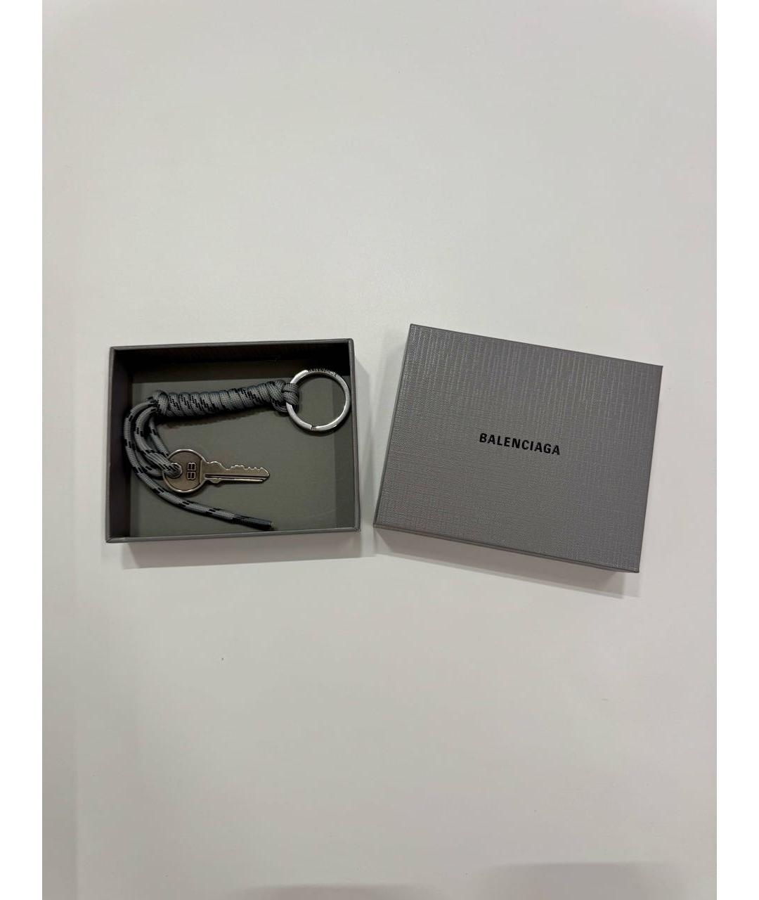 BALENCIAGA Серый брелок, фото 3