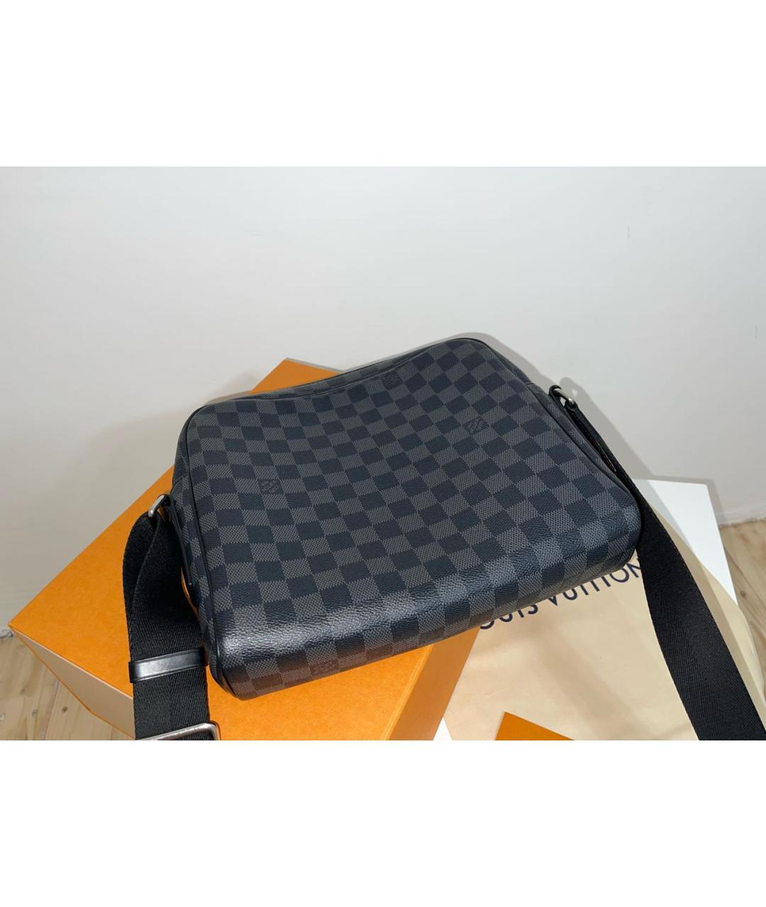 LOUIS VUITTON Серая кожаная сумка на плечо, фото 3