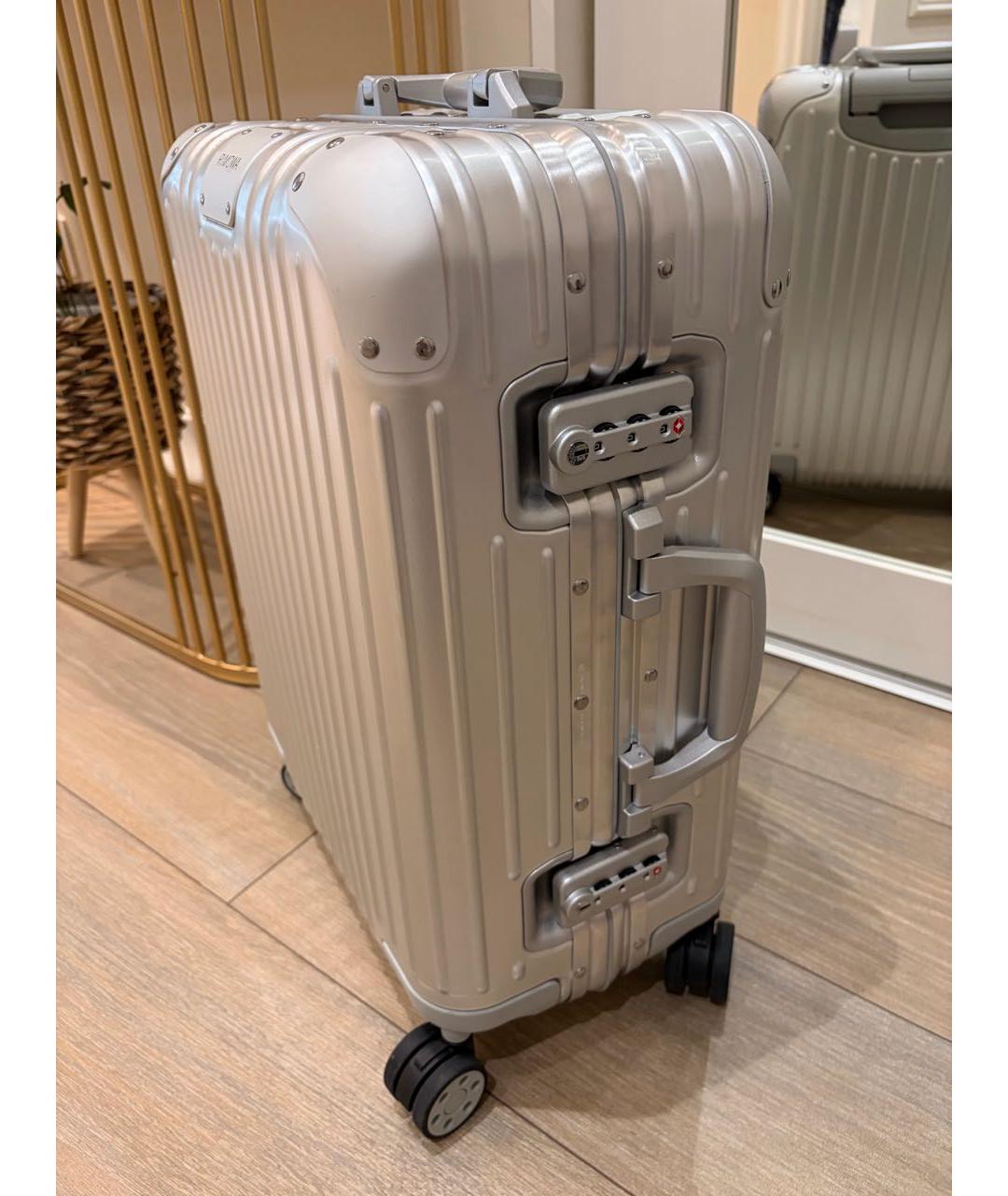 Rimowa Серебрянный чемодан, фото 2