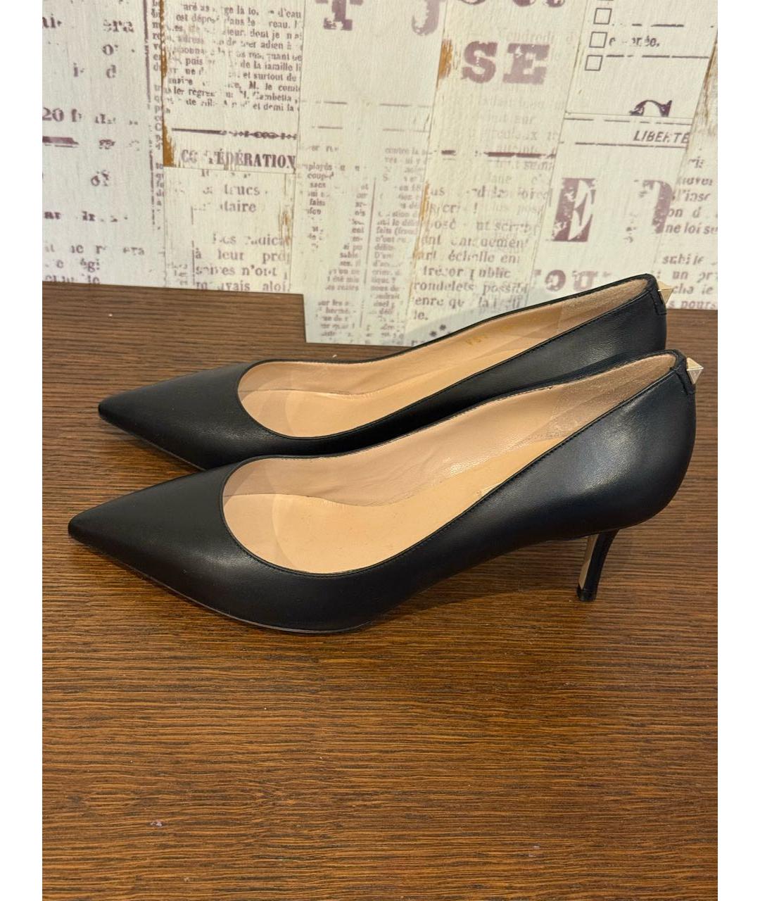 VALENTINO Черные кожаные лодочки на низком каблуке, фото 5