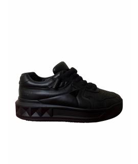 VALENTINO Низкие кроссовки / кеды