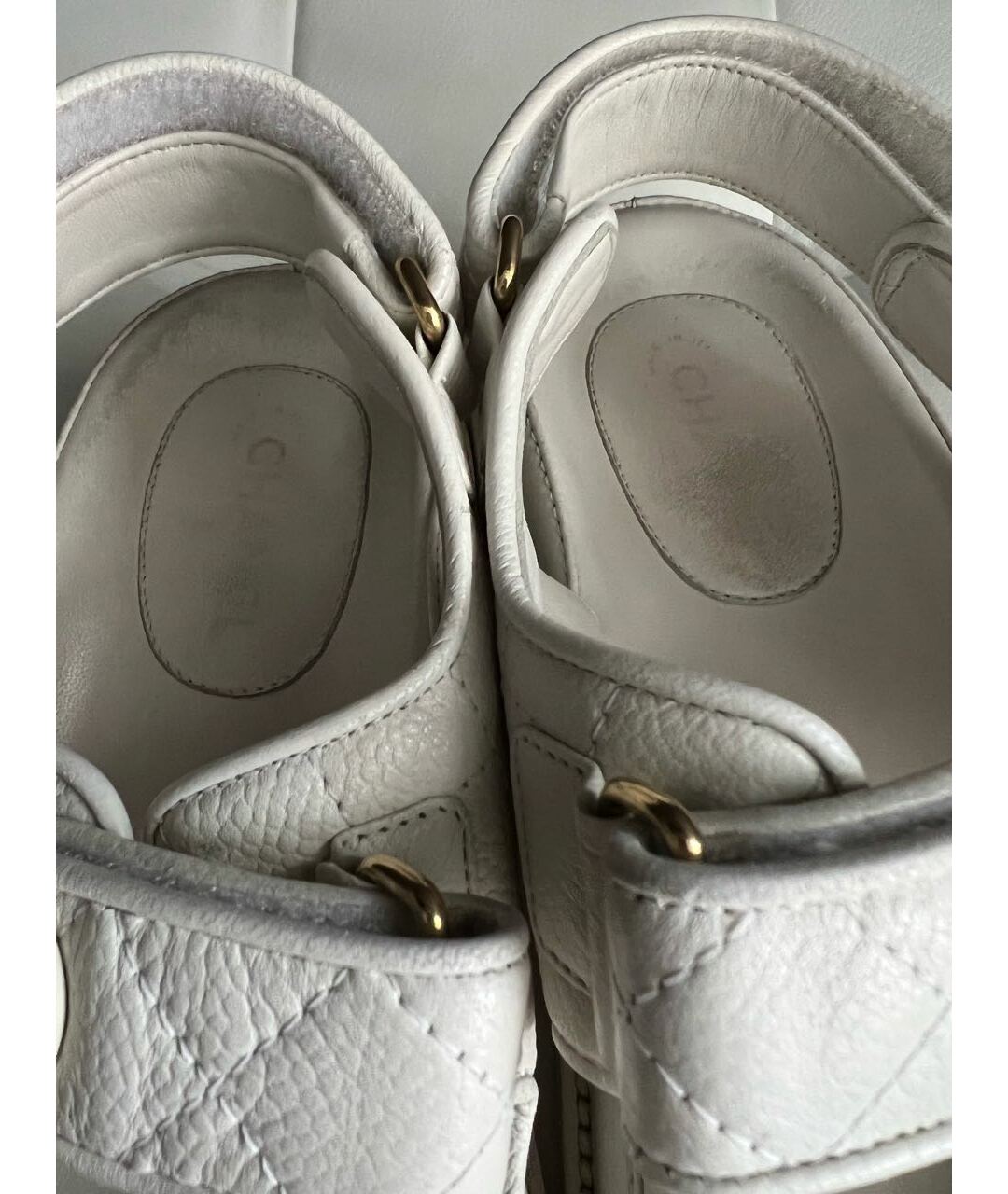 CHANEL PRE-OWNED Белые кожаные сандалии, фото 8