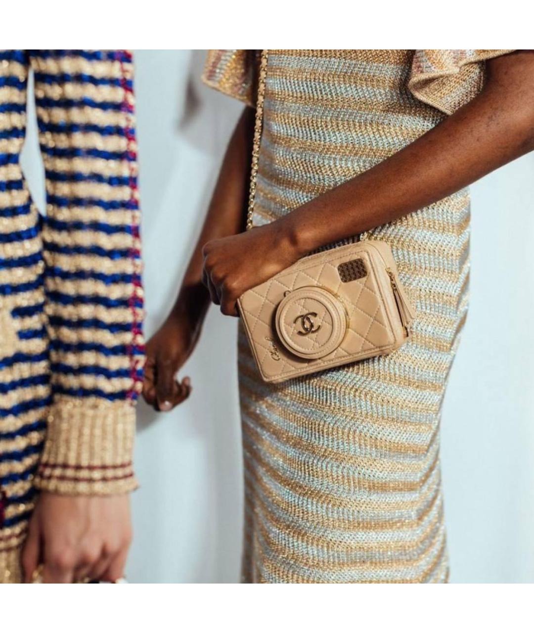 CHANEL Золотое вискозное коктейльное платье, фото 5