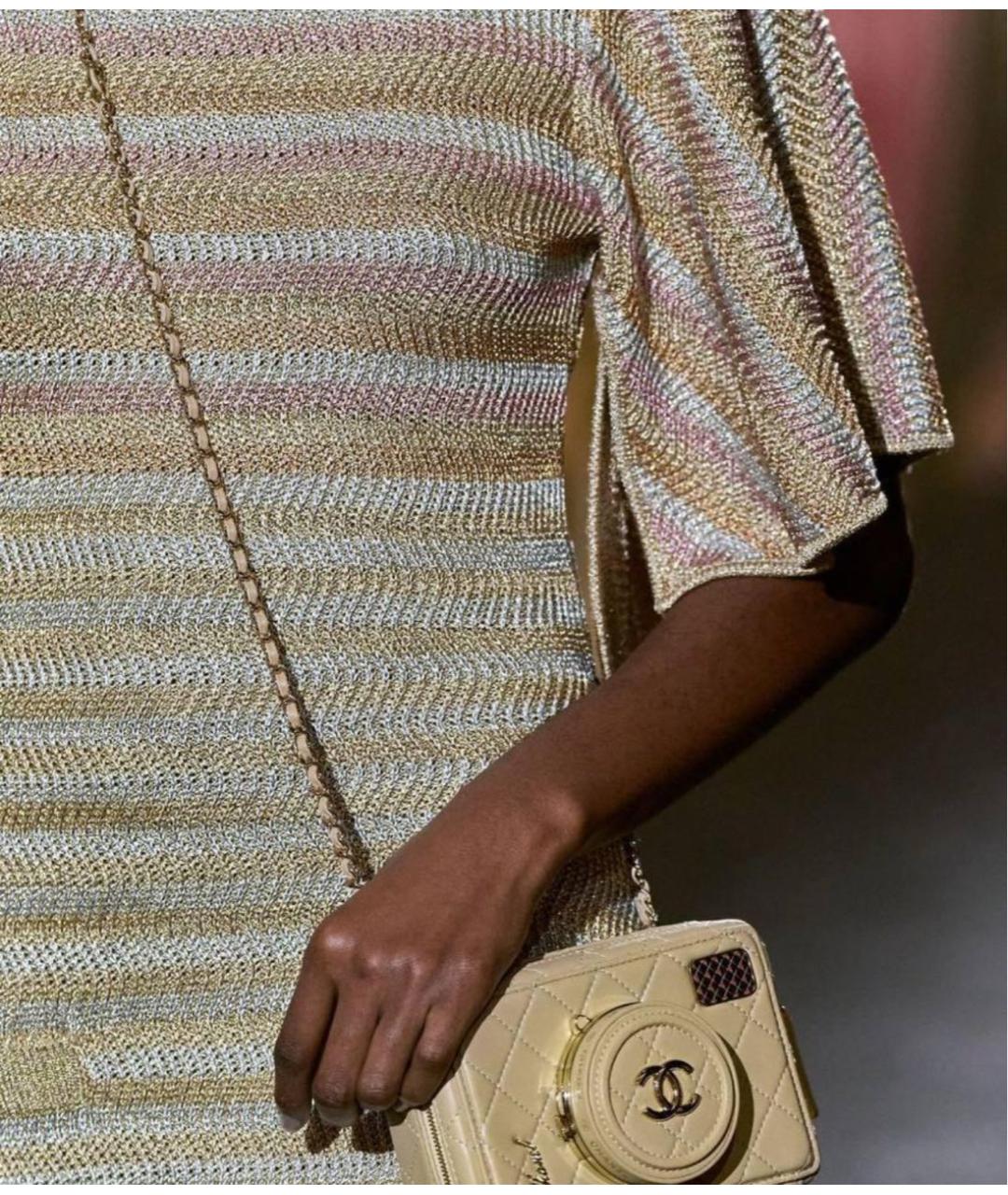 CHANEL Золотое вискозное коктейльное платье, фото 3