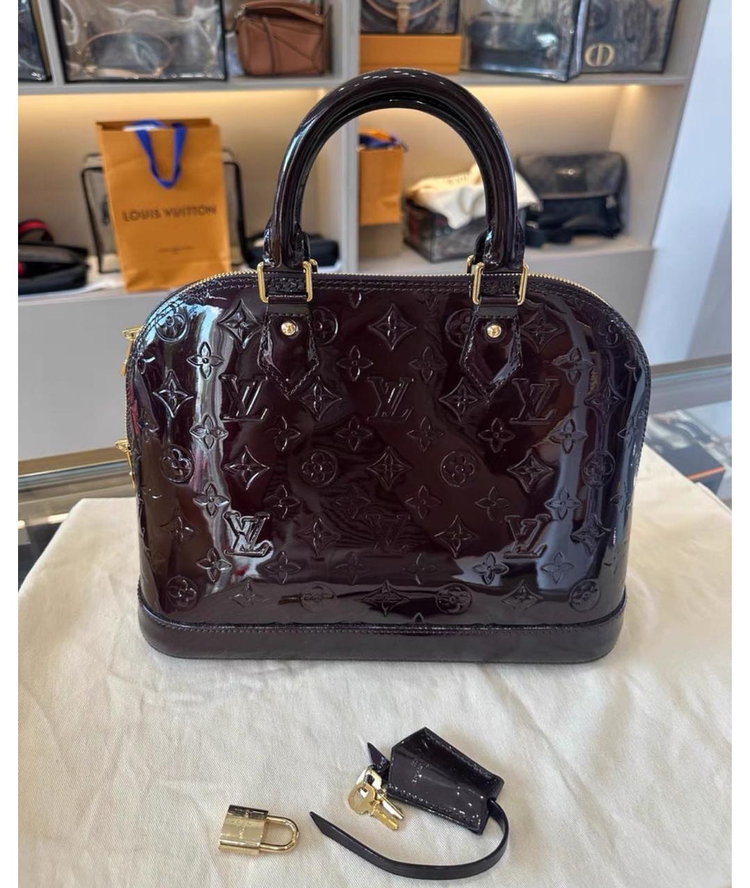 LOUIS VUITTON Бордовая сумка с короткими ручками из лакированной кожи, фото 3
