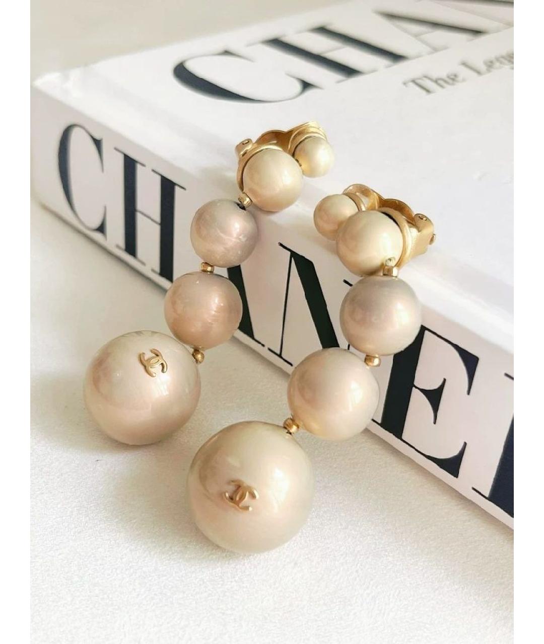 CHANEL Белые серьги, фото 2