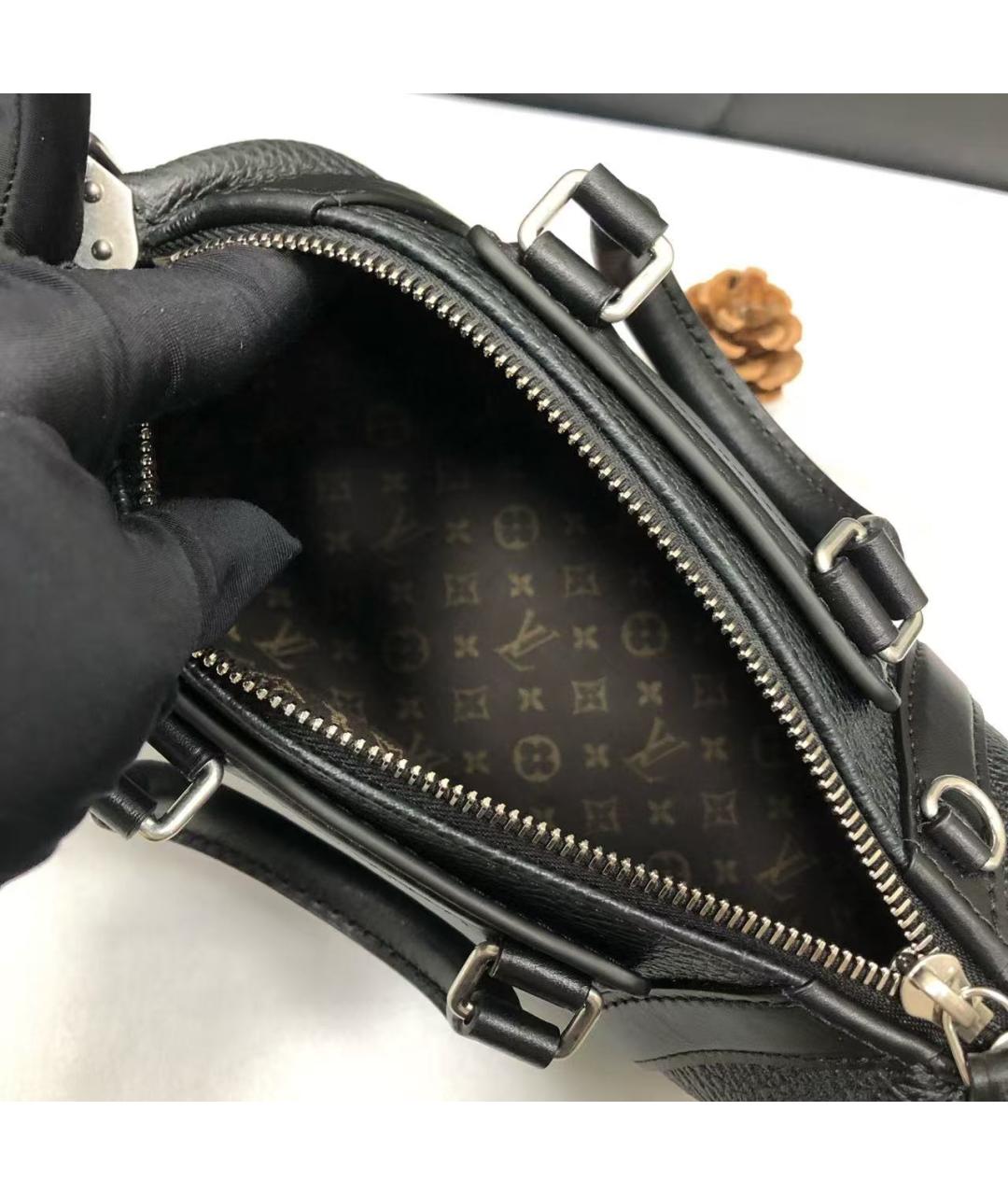 LOUIS VUITTON Черная сумка с короткими ручками, фото 6