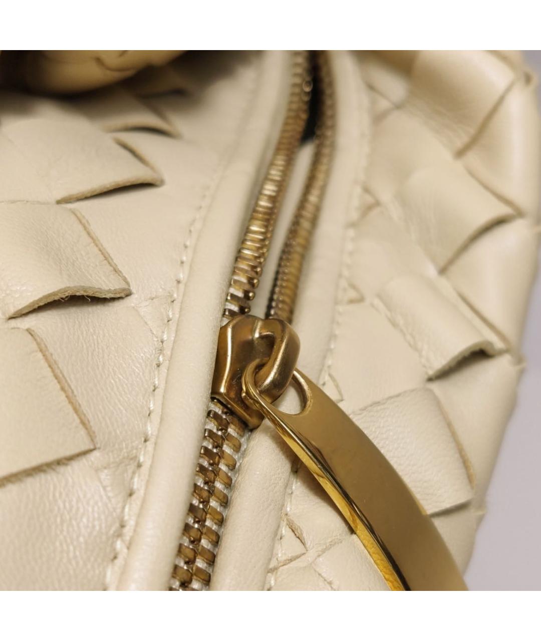 BOTTEGA VENETA Бежевая кожаная сумка с короткими ручками, фото 5