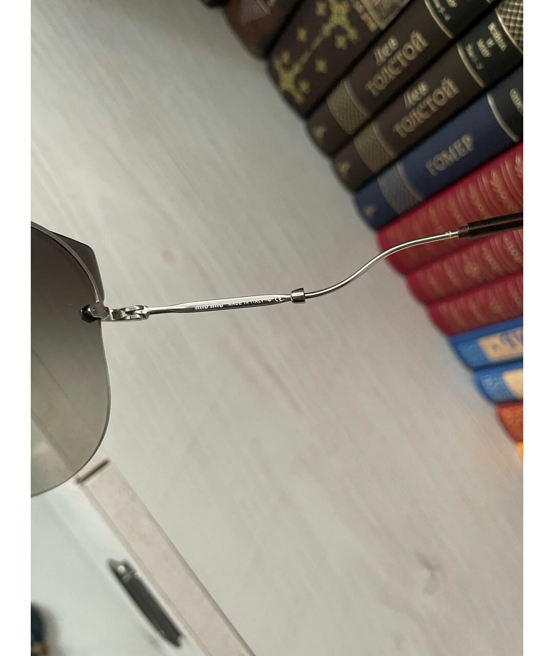 MIU MIU Антрацитовые металлические солнцезащитные очки, фото 3