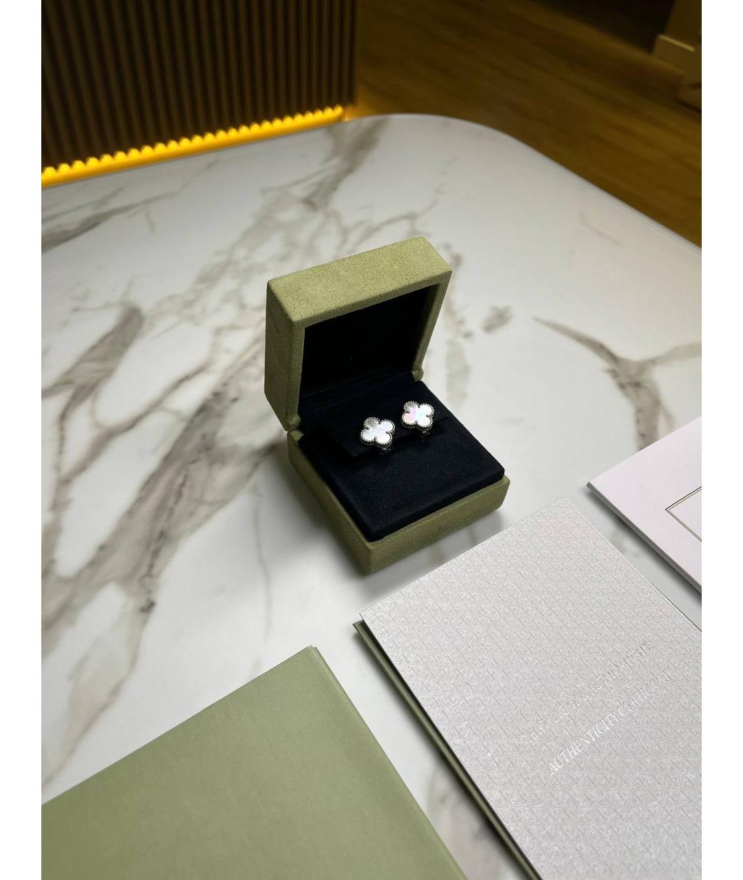 VAN CLEEF & ARPELS Золотые серьги из белого золота, фото 2