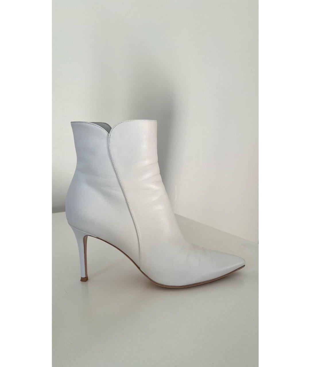 GIANVITO ROSSI Белые кожаные ботильоны, фото 10