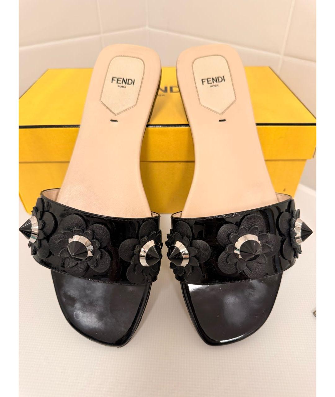 FENDI Черные шлепанцы из лакированной кожи, фото 2