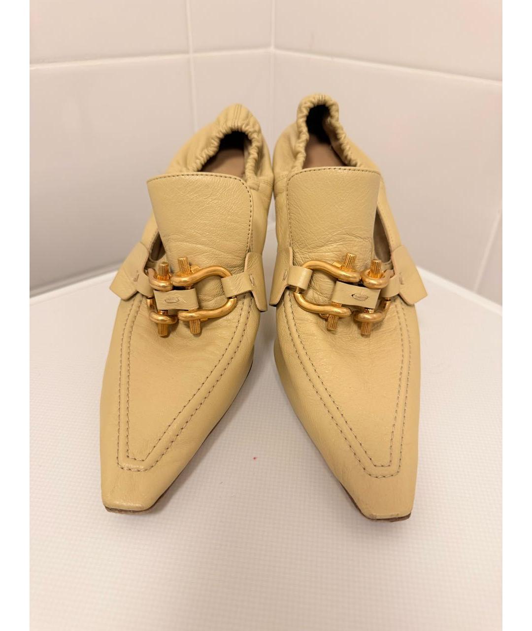 BOTTEGA VENETA Бежевые кожаные туфли, фото 2