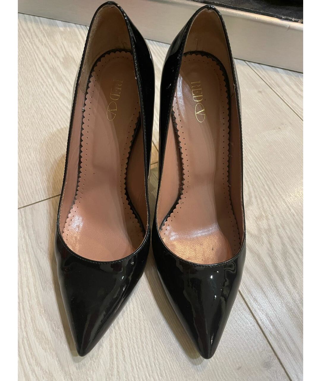 RED VALENTINO Черные туфли из лакированной кожи, фото 6