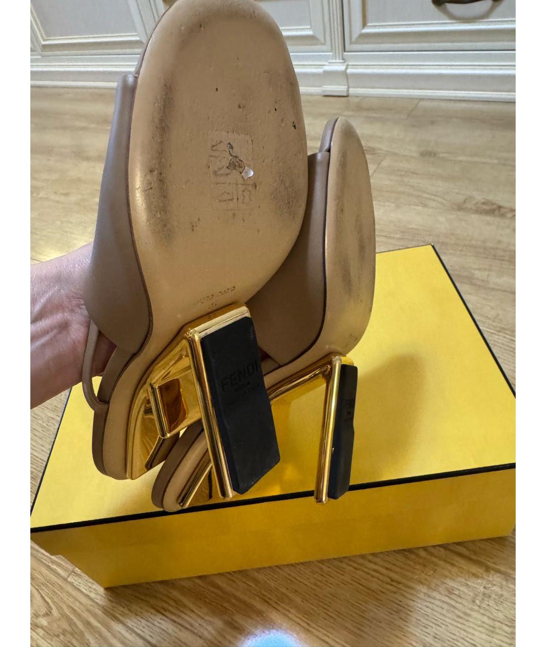 FENDI Бежевые кожаные босоножки, фото 5