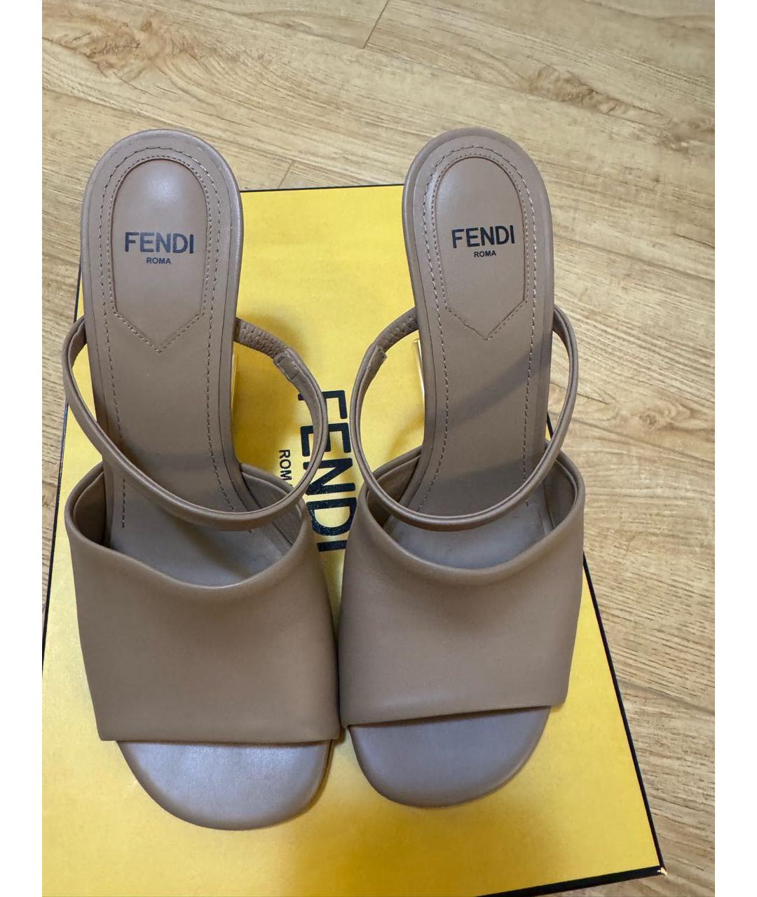 FENDI Бежевые кожаные босоножки, фото 2