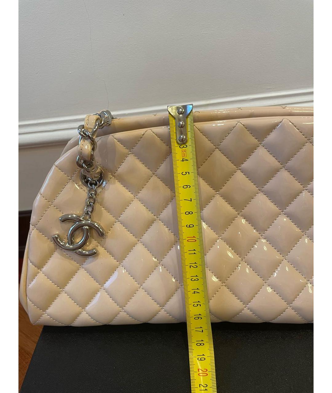 CHANEL Розовая сумка с короткими ручками из лакированной кожи, фото 7