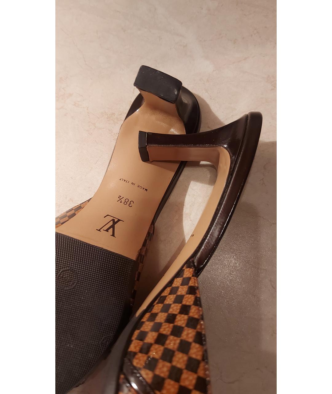 LOUIS VUITTON Коричневые мюли из лакированной кожи, фото 3