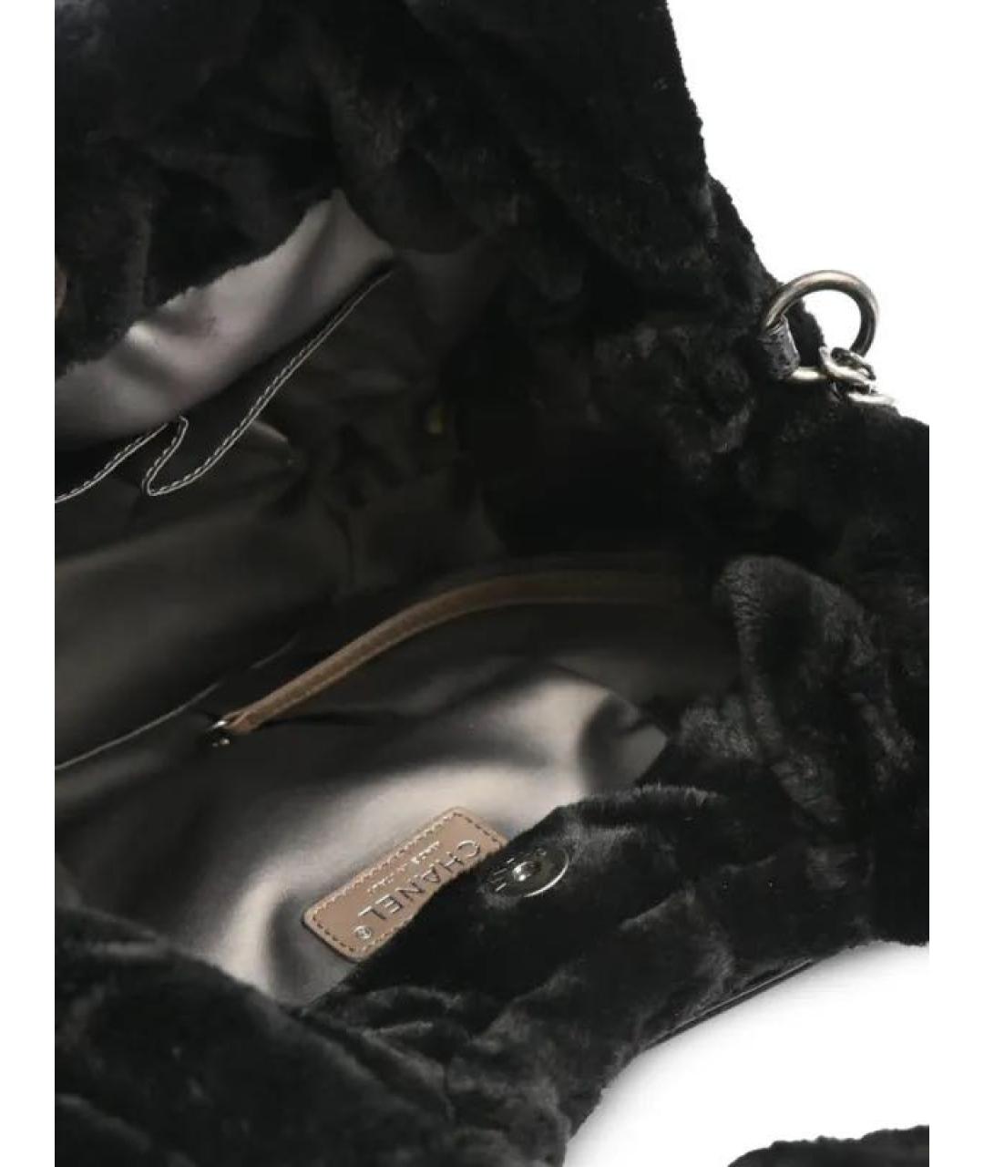 CHANEL Черная меховая сумка с короткими ручками, фото 4