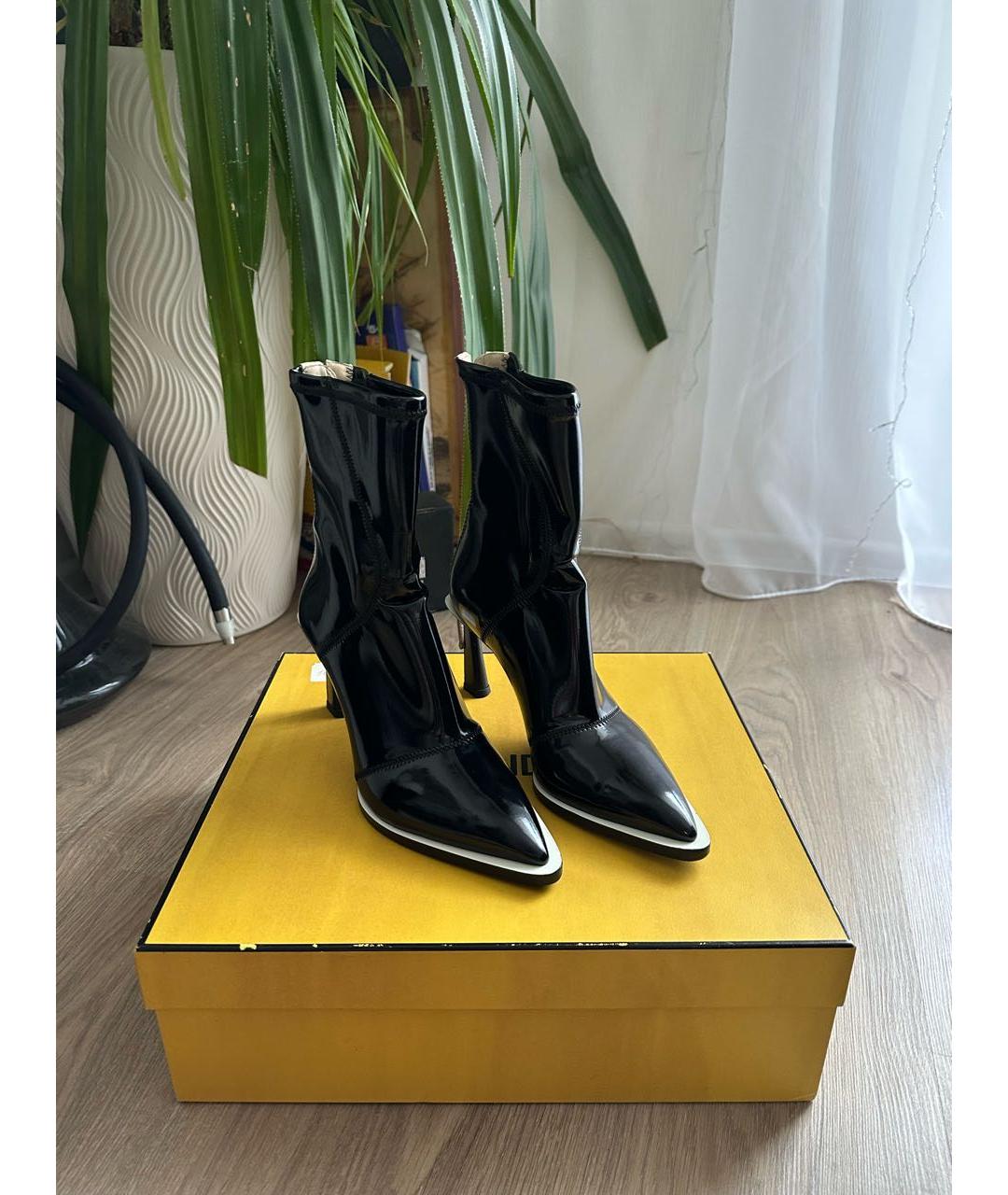 FENDI Черные полусапоги из лакированной кожи, фото 5