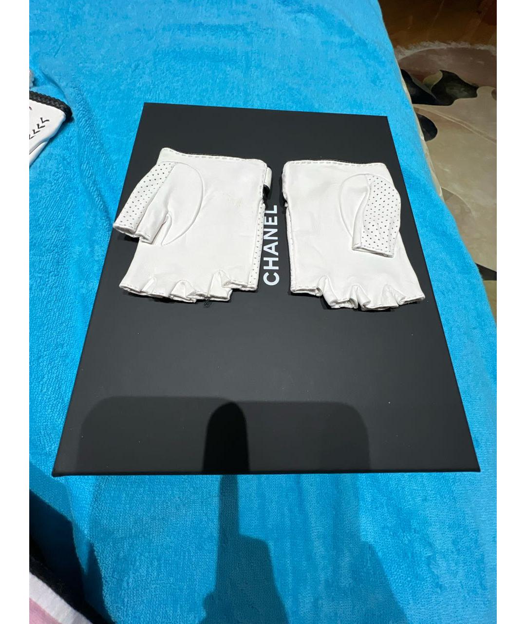 CHANEL Белые кожаные митенки, фото 2