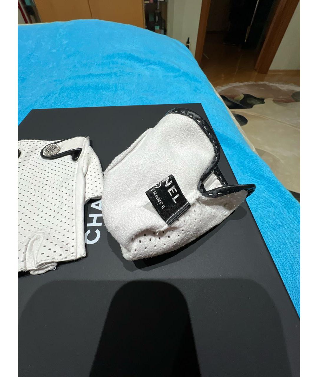 CHANEL Белые кожаные митенки, фото 4