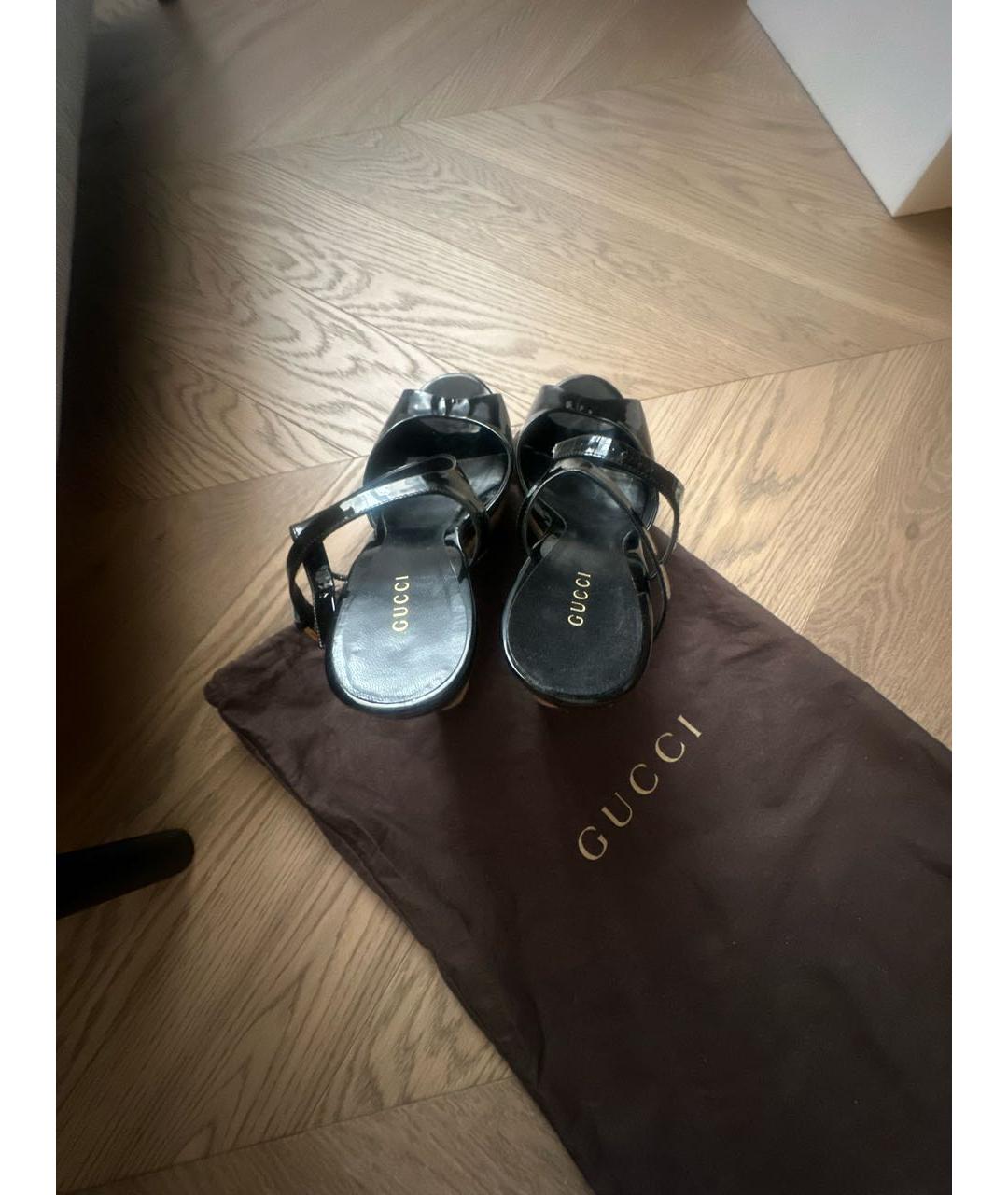GUCCI Черные босоножки из лакированной кожи, фото 3