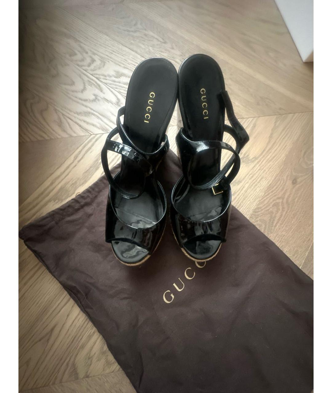 GUCCI Черные босоножки из лакированной кожи, фото 2