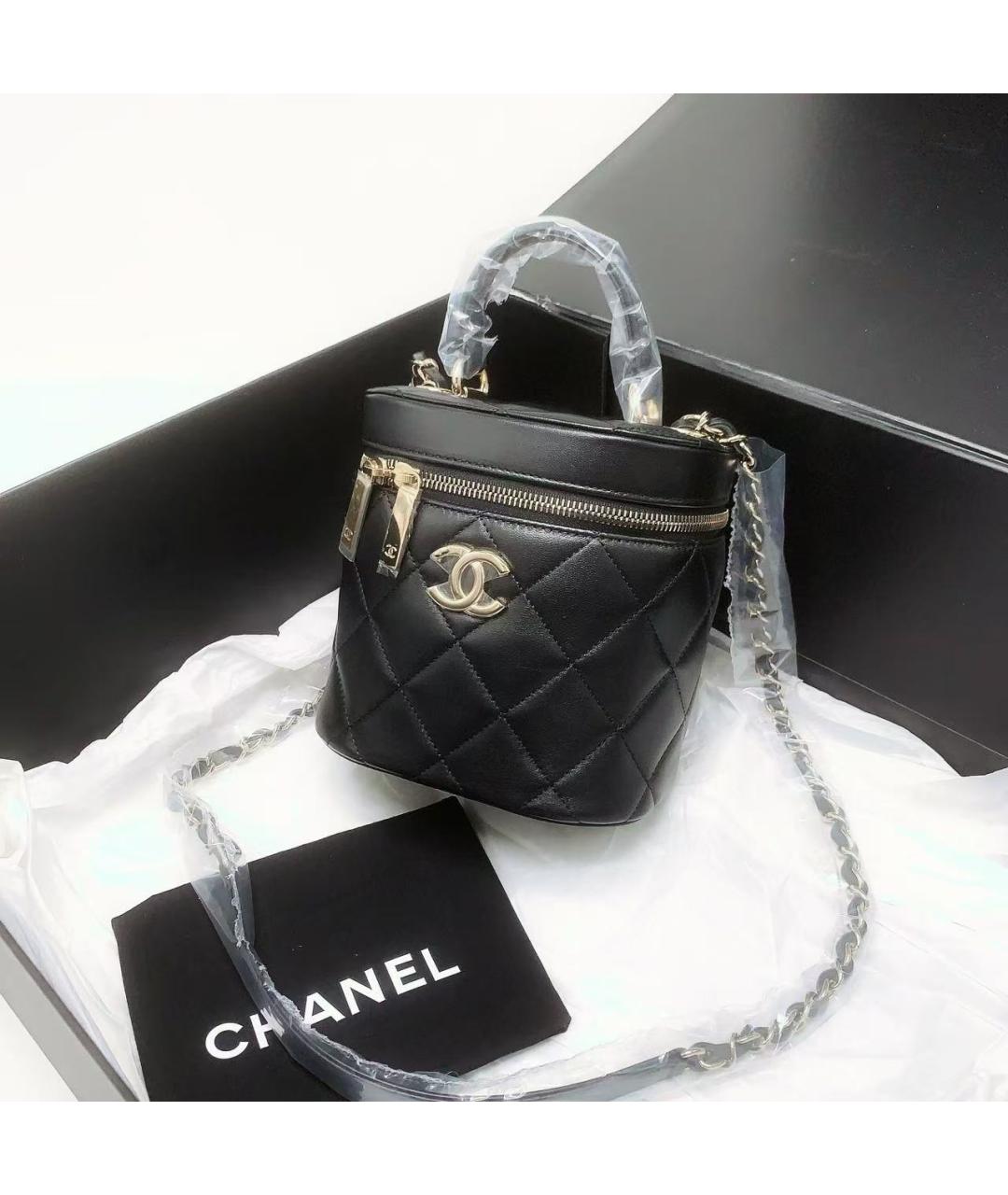 CHANEL Черная кожаная сумка с короткими ручками, фото 3