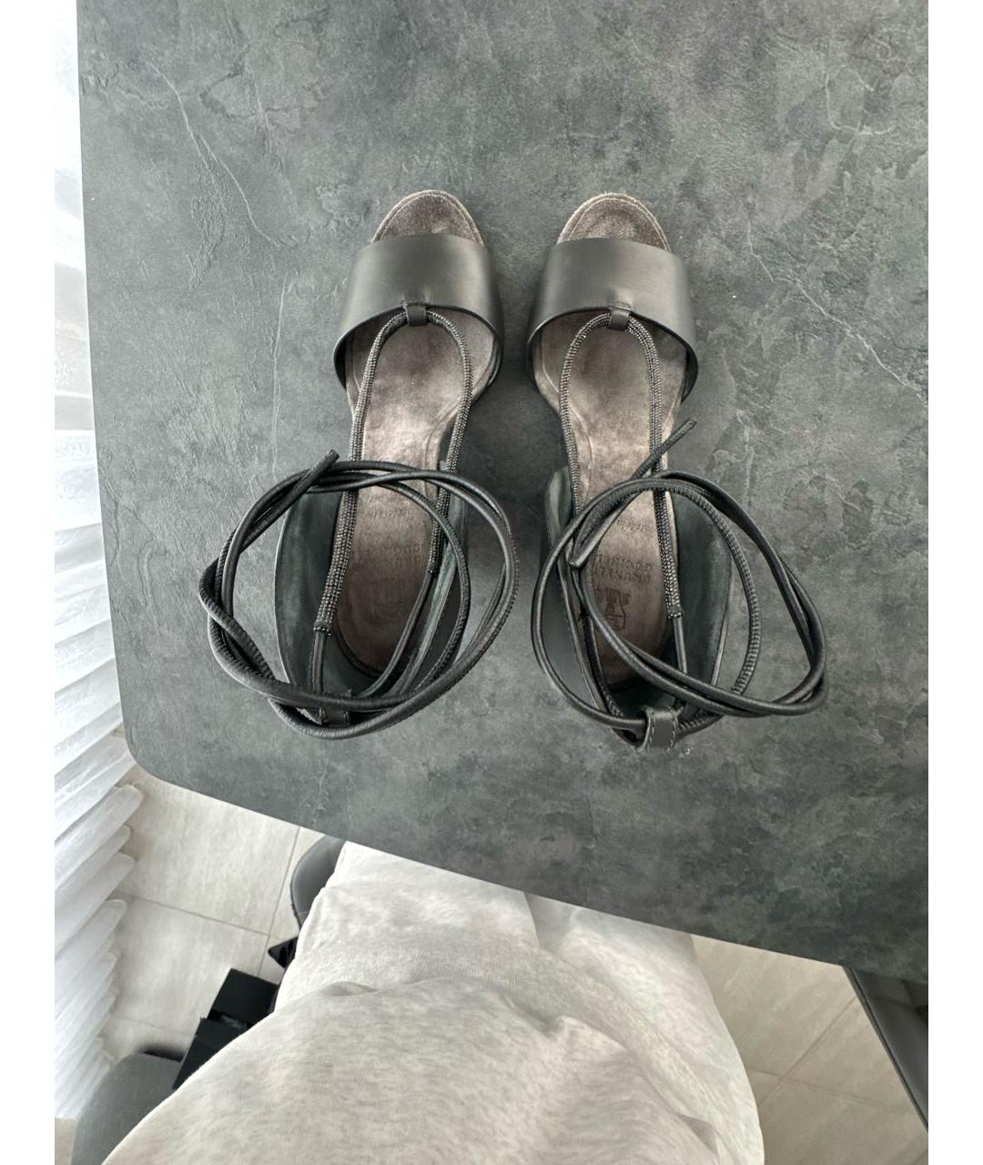 BRUNELLO CUCINELLI Антрацитовые кожаные босоножки, фото 3
