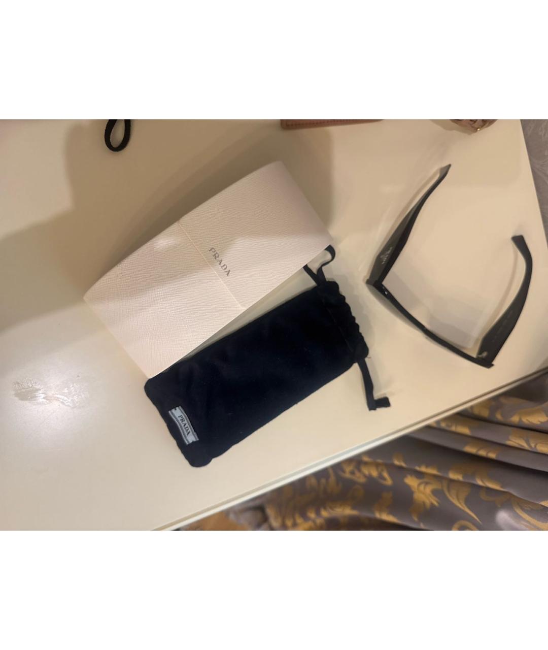 PRADA Черные пластиковые солнцезащитные очки, фото 4