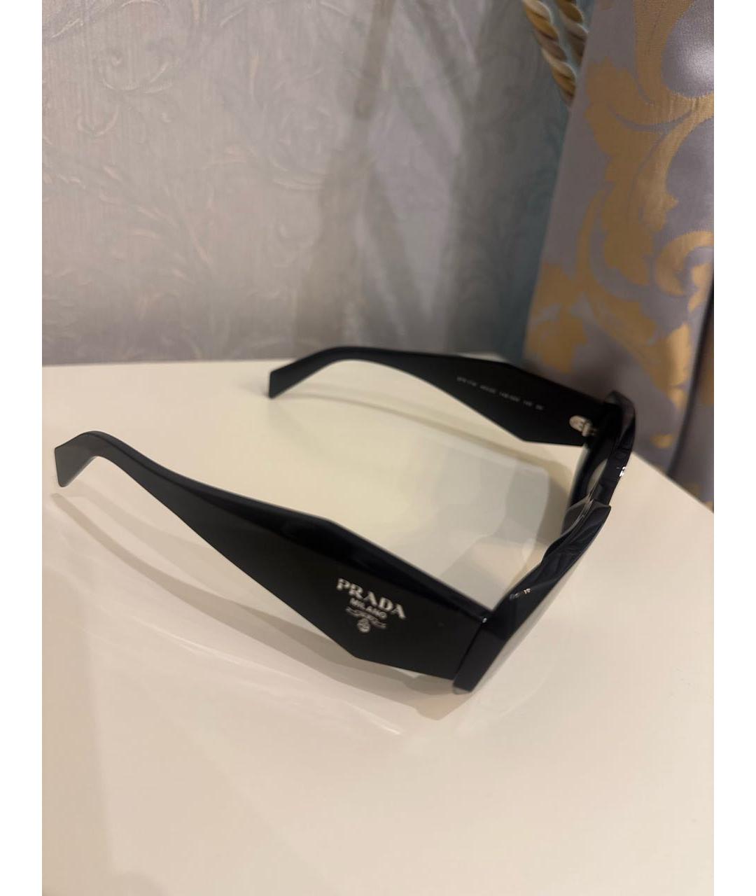 PRADA Черные пластиковые солнцезащитные очки, фото 3