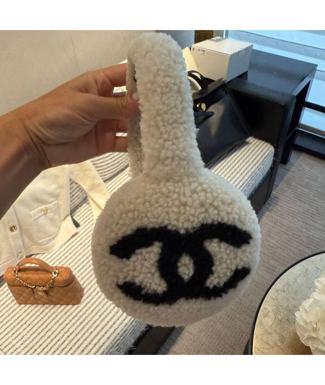 CHANEL Бежевые шерстяные наушники, фото 3