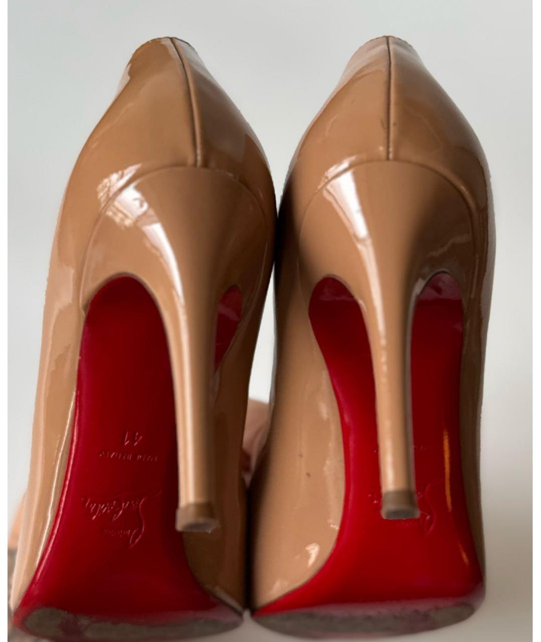 CHRISTIAN LOUBOUTIN Бежевые туфли из лакированной кожи, фото 5