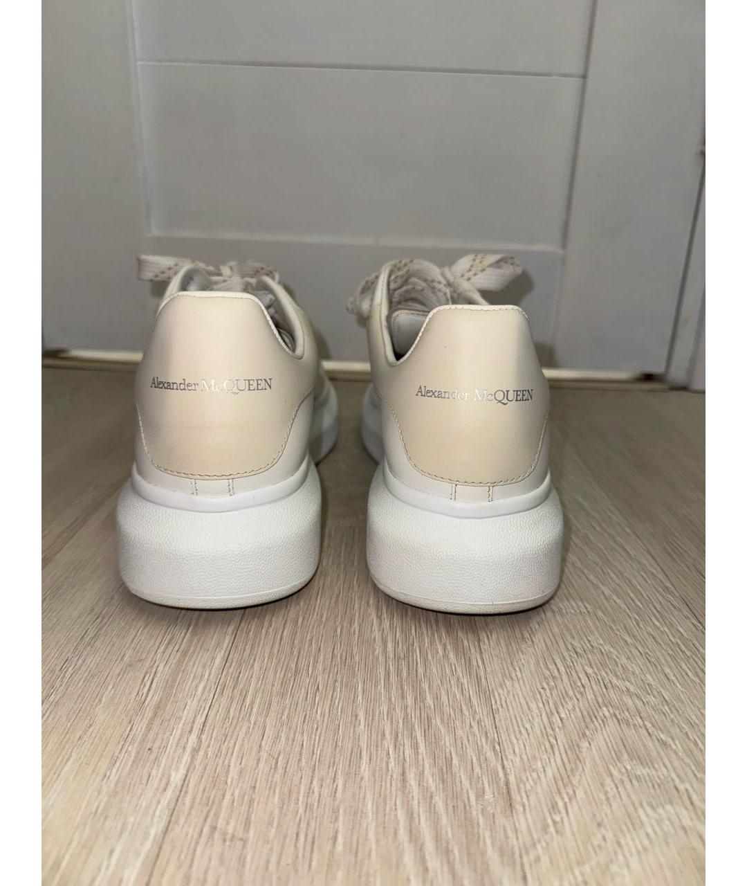 ALEXANDER MCQUEEN Белые кожаные низкие кроссовки / кеды, фото 4
